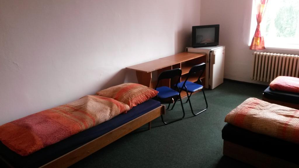 Hostel Karin 俄斯特拉发 外观 照片